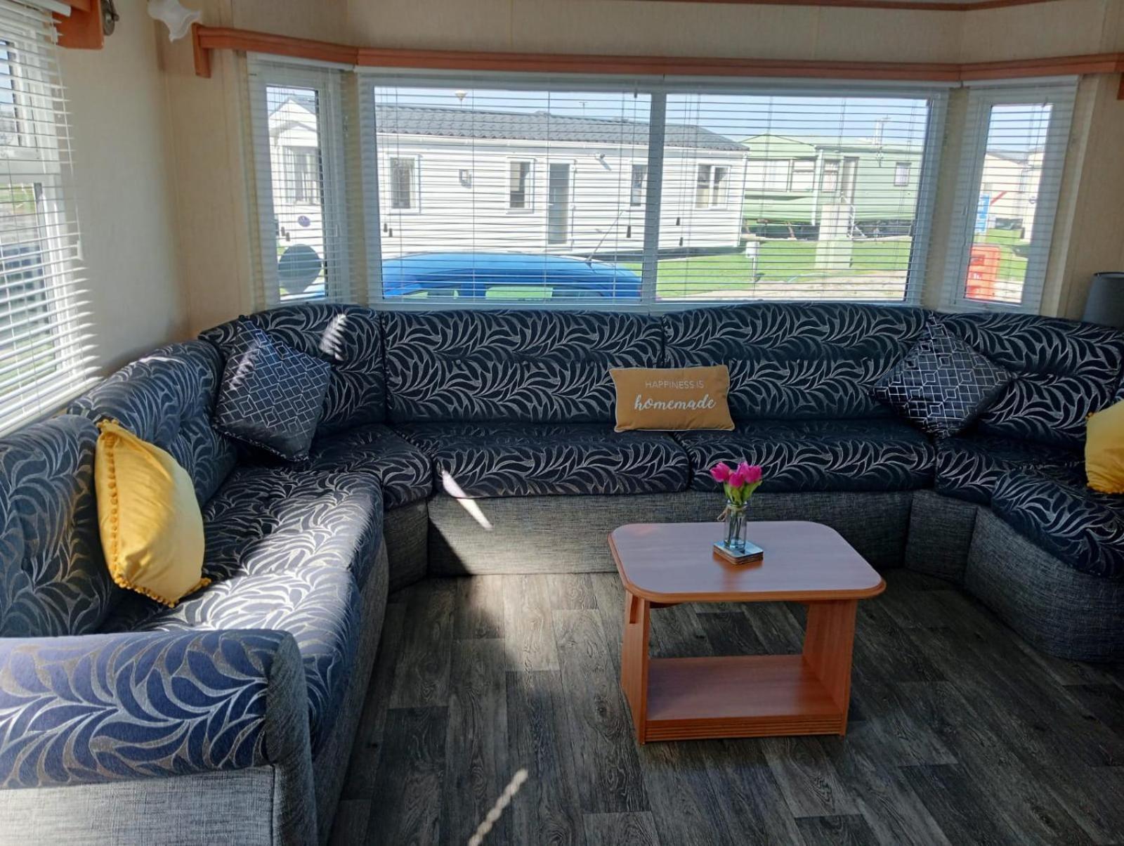 Modern 2 Bedroom Static Caravan - Lyons Kingsley Holiday Park - Pensarn, Abergele - Pet Friendly Eksteriør bilde